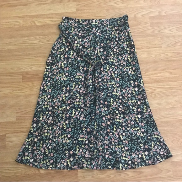 - New Floral Midi Skirt - Picture 2 of 6